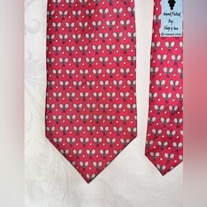 Vineyard Vines tennis tie